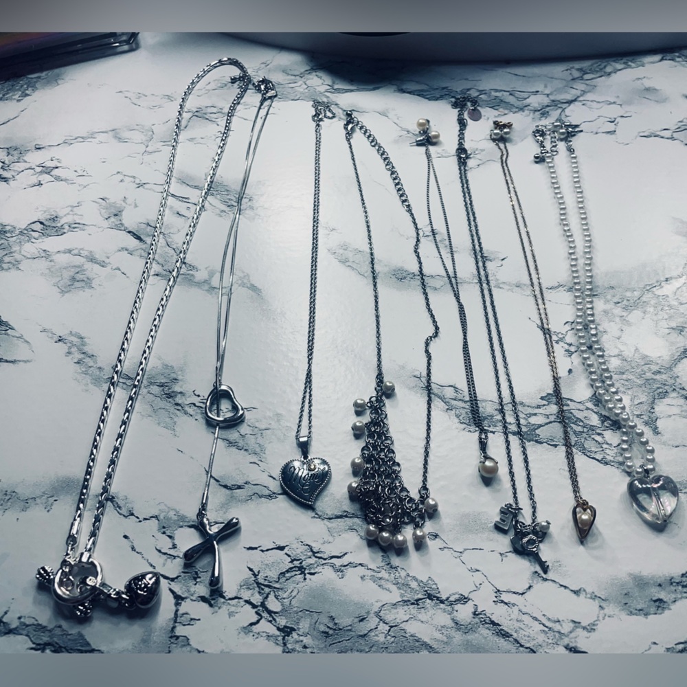 Silvertone  necklaces lot
